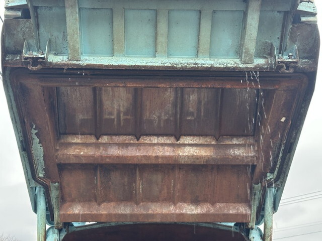 三菱ふそうファイターパッカー車（塵芥車）増トン（6t・8t）[写真29]