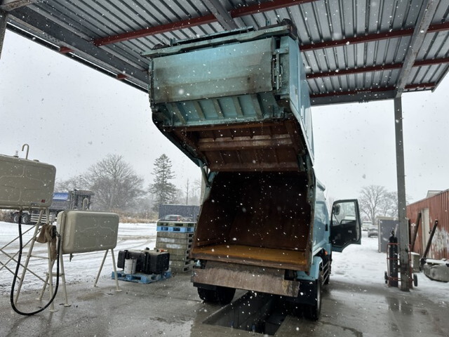 三菱ふそうファイターパッカー車（塵芥車）増トン（6t・8t）[写真03]