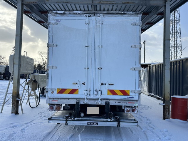 いすゞフォワード冷凍車（冷蔵車）中型（4t）[写真02]