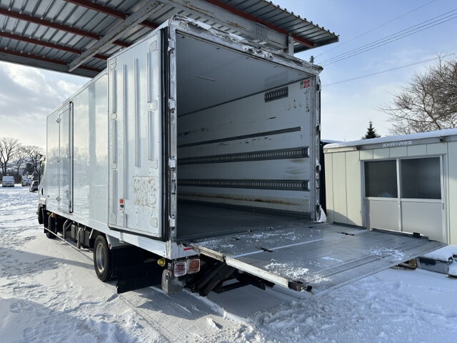 いすゞフォワード冷凍車（冷蔵車）中型（4t）[写真25]