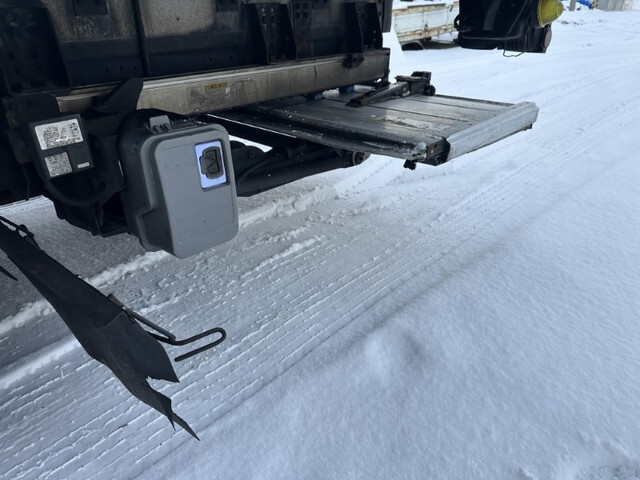 いすゞフォワード冷凍車（冷蔵車）中型（4t）[写真08]