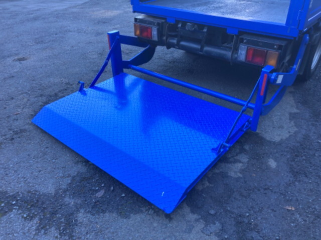 いすゞエルフ平ボディ小型（2t・3t）[写真11]