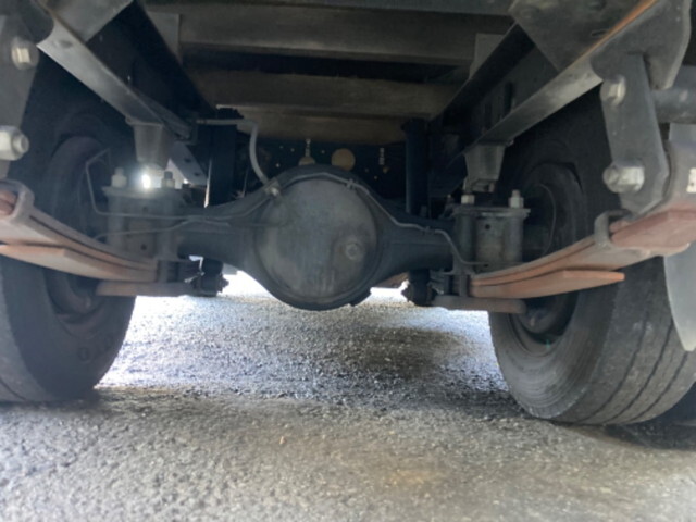 いすゞエルフ平ボディ小型（2t・3t）[写真23]