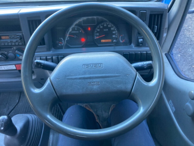 いすゞエルフ平ボディ小型（2t・3t）[写真34]