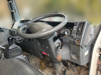 いすゞエルフアルミバン小型（2t・3t）[写真33]