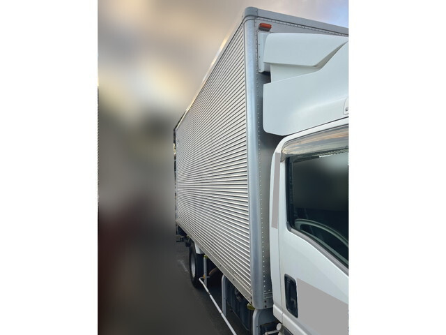 いすゞエルフアルミバン小型（2t・3t）[写真05]