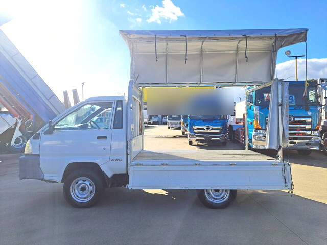 トヨタライトエース幌ウイング小型（2t・3t）[写真06]