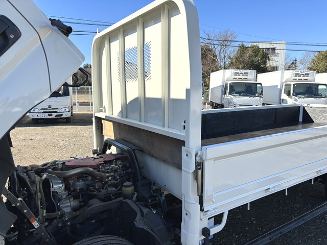 トヨタトヨエース平ボディ小型（2t・3t）[写真14]