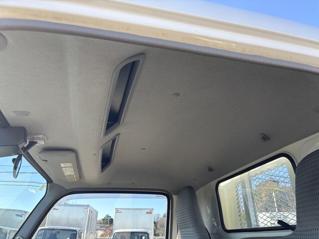 トヨタトヨエース平ボディ小型（2t・3t）[写真30]