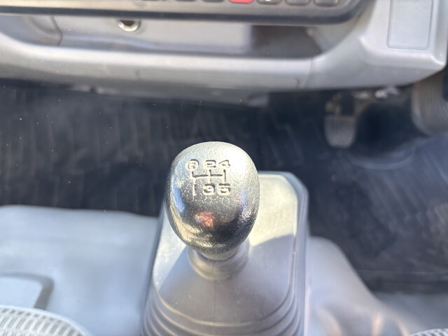 トヨタトヨエース平ボディ小型（2t・3t）[写真40]