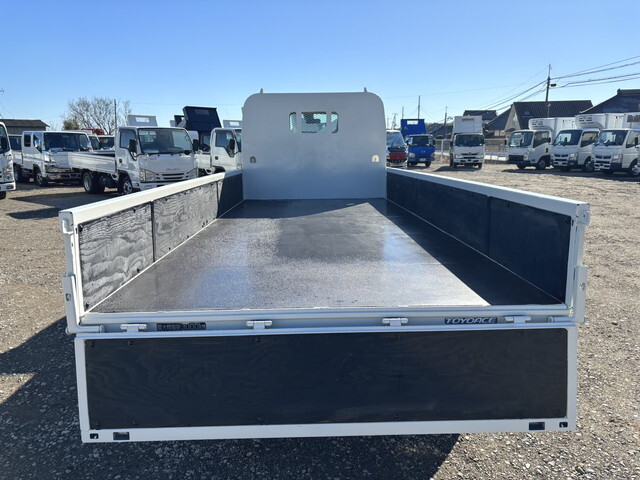 トヨタトヨエース平ボディ小型（2t・3t）[写真07]