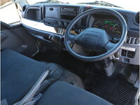 三菱ふそうキャンターダブルキャブ（Wキャブ）小型（2t・3t）[写真16]