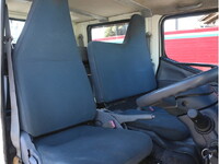 三菱ふそうキャンターダブルキャブ（Wキャブ）小型（2t・3t）[写真17]