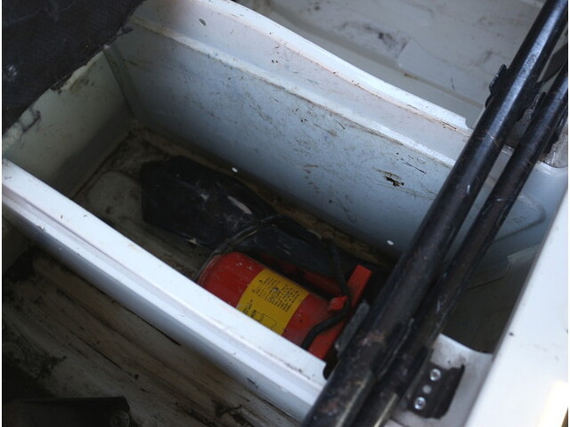 三菱ふそうキャンターダブルキャブ（Wキャブ）小型（2t・3t）[写真31]