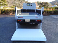 三菱ふそうキャンター平ボディ小型（2t・3t）[写真12]