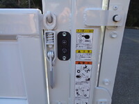 三菱ふそうキャンター平ボディ小型（2t・3t）[写真15]