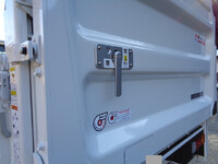 三菱ふそうキャンター平ボディ小型（2t・3t）[写真23]