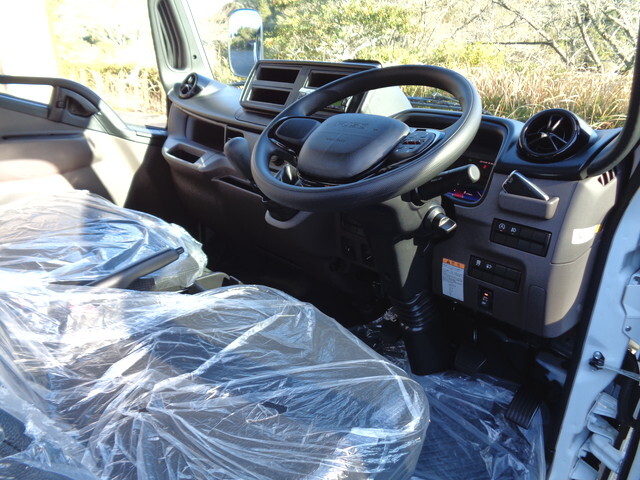 三菱ふそうキャンター平ボディ小型（2t・3t）[写真30]