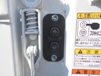 三菱ふそうキャンター平ボディ小型（2t・3t）[写真13]