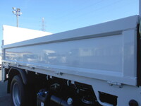 三菱ふそうキャンター平ボディ小型（2t・3t）[写真15]