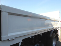 三菱ふそうキャンター平ボディ小型（2t・3t）[写真16]