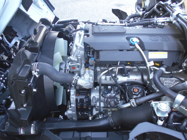 三菱ふそうキャンター平ボディ小型（2t・3t）[写真18]