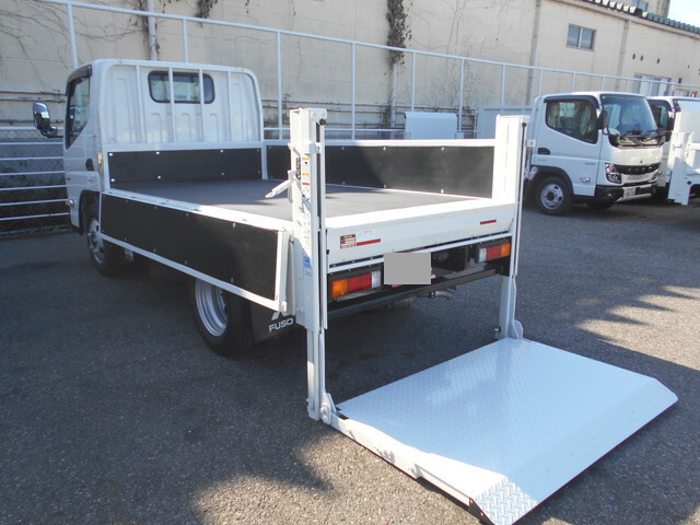 三菱ふそうキャンター平ボディ小型（2t・3t）[写真02]
