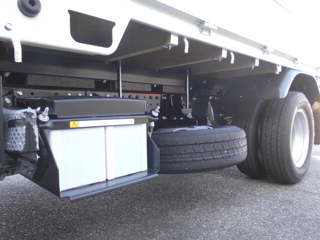 三菱ふそうキャンター平ボディ小型（2t・3t）[写真20]