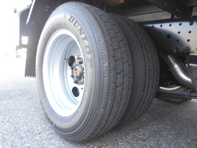 三菱ふそうキャンター平ボディ小型（2t・3t）[写真26]