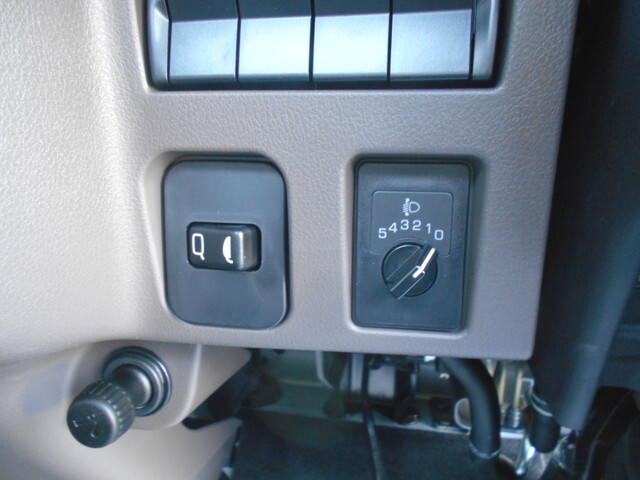 三菱ふそうキャンター平ボディ小型（2t・3t）[写真32]