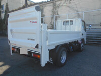 三菱ふそうキャンター平ボディ小型（2t・3t）[写真09]