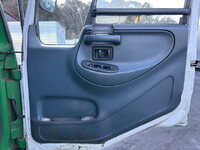 UDトラックスコンドル平ボディ増トン（6t・8t）[写真12]