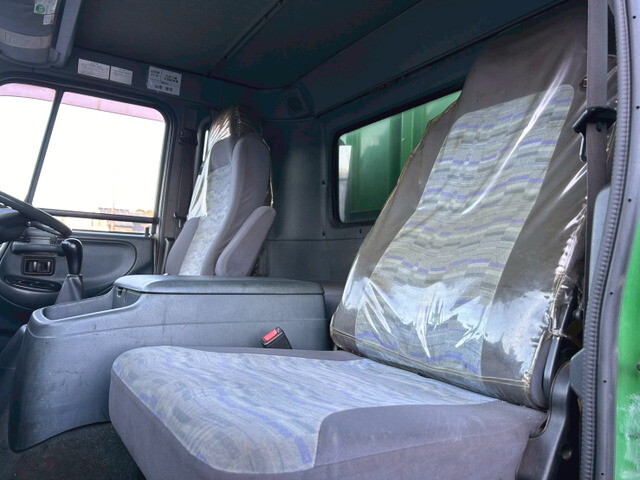 UDトラックスコンドル平ボディ増トン（6t・8t）[写真15]