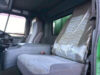 UDトラックスコンドル平ボディ増トン（6t・8t）[写真16]