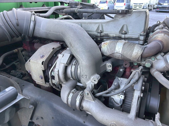 UDトラックスコンドル平ボディ増トン（6t・8t）[写真27]