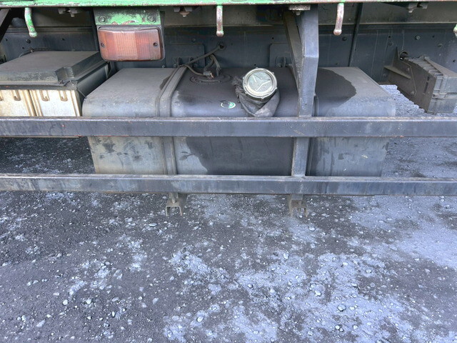 UDトラックスコンドル平ボディ増トン（6t・8t）[写真30]