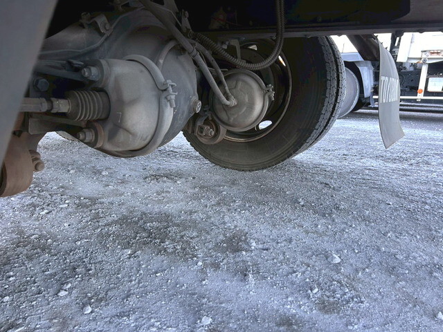 UDトラックスコンドル平ボディ増トン（6t・8t）[写真34]