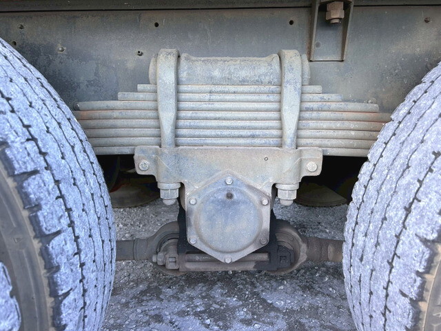 UDトラックスコンドル平ボディ増トン（6t・8t）[写真36]