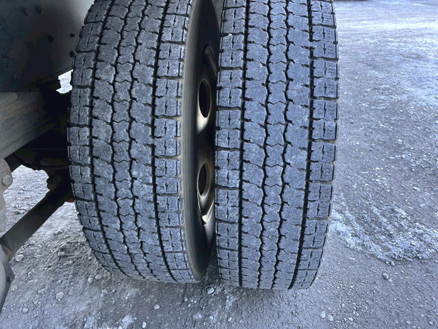 UDトラックスコンドル平ボディ増トン（6t・8t）[写真38]