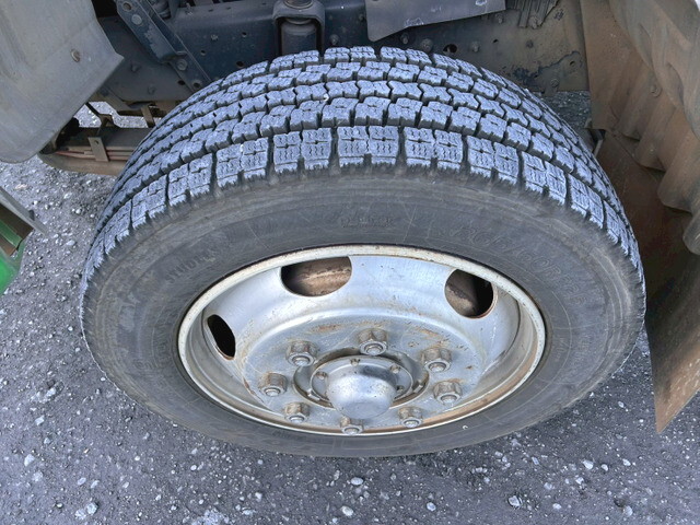 UDトラックスコンドル平ボディ増トン（6t・8t）[写真39]