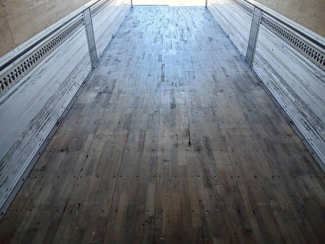 いすゞギガアルミウイング大型（10t）[写真13]