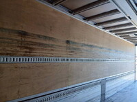 いすゞギガアルミウイング大型（10t）[写真16]