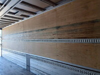 いすゞギガアルミウイング大型（10t）[写真17]