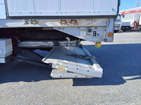 いすゞギガアルミウイング大型（10t）[写真25]