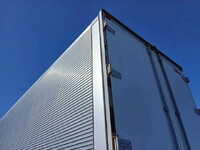 いすゞギガアルミウイング大型（10t）[写真33]