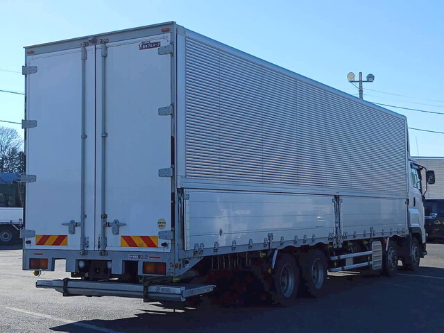 いすゞギガアルミウイング大型（10t）[写真07]