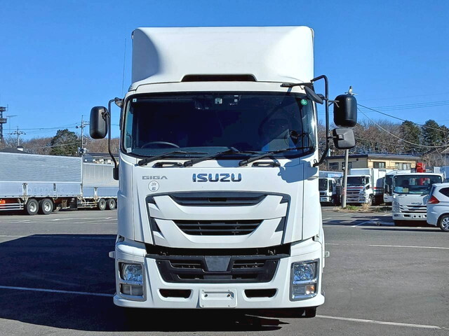 いすゞギガアルミウイング大型（10t）[写真09]