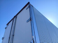 いすゞギガアルミウイング大型（10t）[写真15]