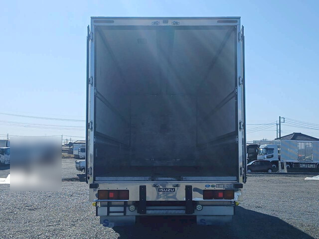 いすゞギガアルミウイング大型（10t）[写真17]