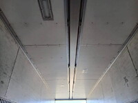 いすゞギガアルミウイング大型（10t）[写真22]